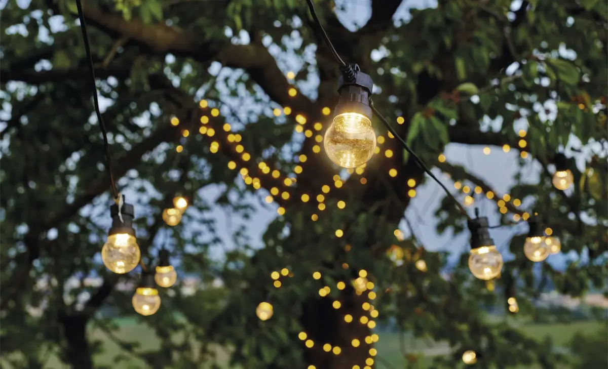 Weihnachtslichterketten als ganzjährige Dekoration